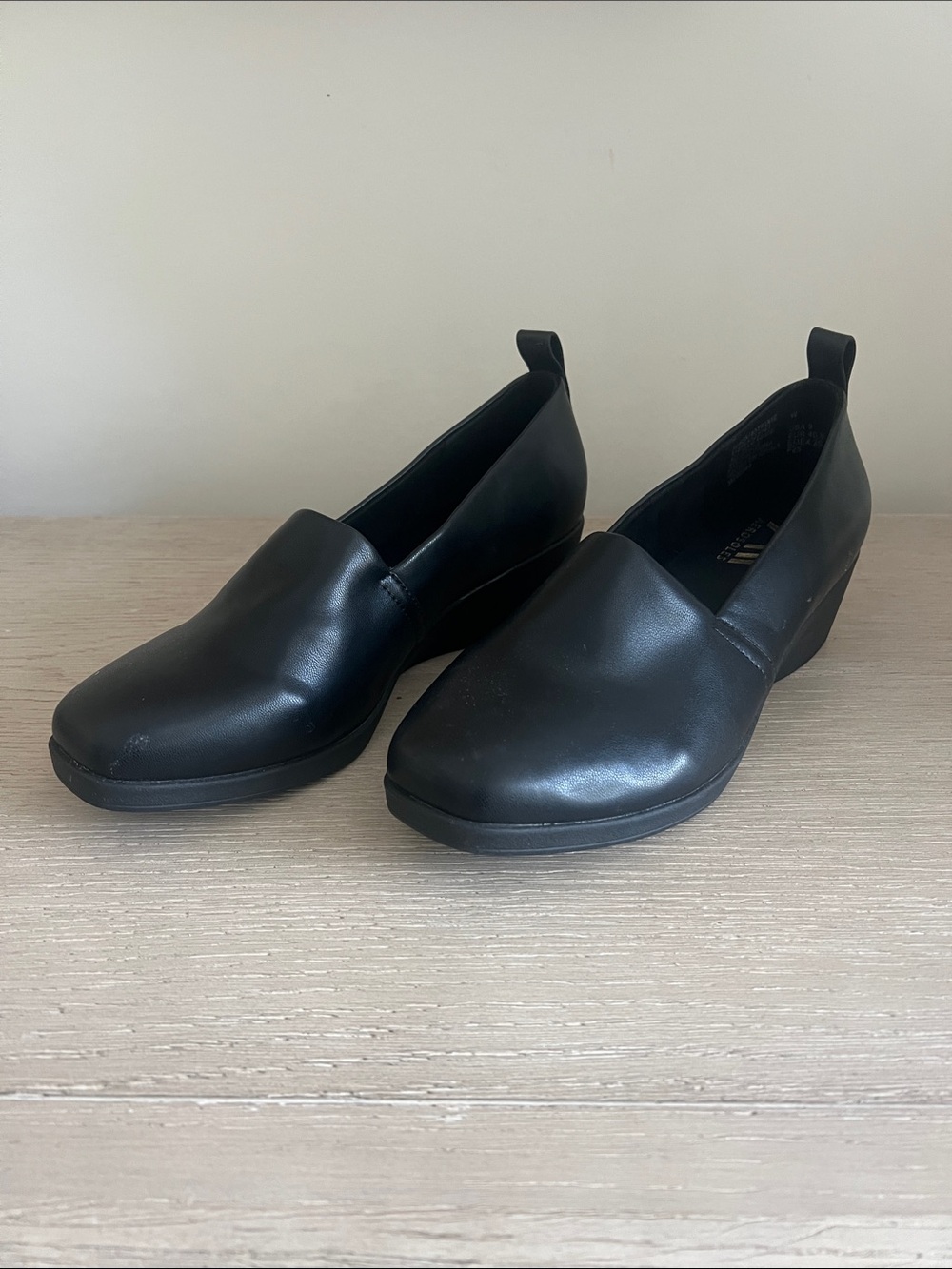 Women’s Aerosols Everyday Black Slip-On Loafers size 9 low wedge
